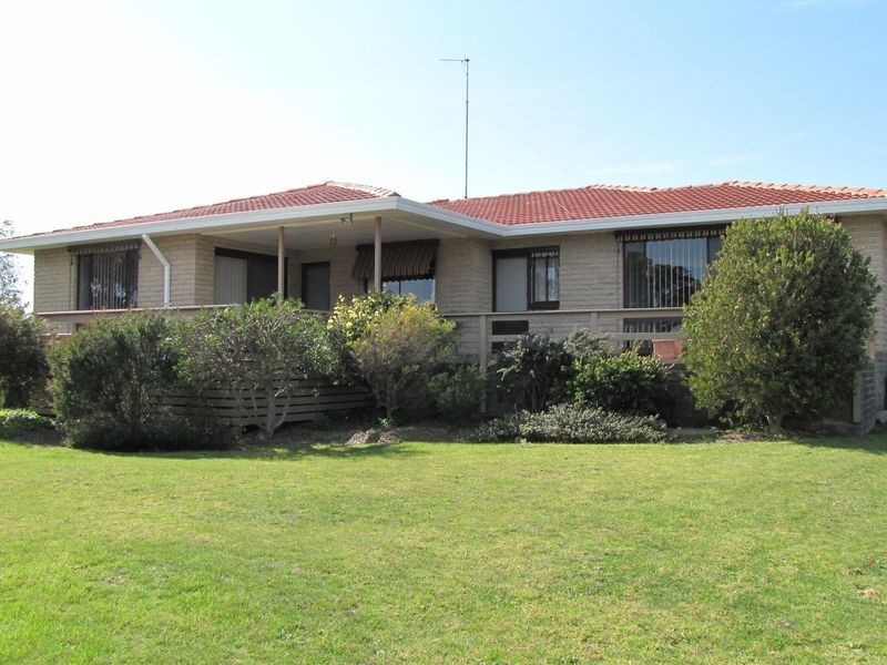 240 Lake Victoria Road, Eagle Point VIC 3878