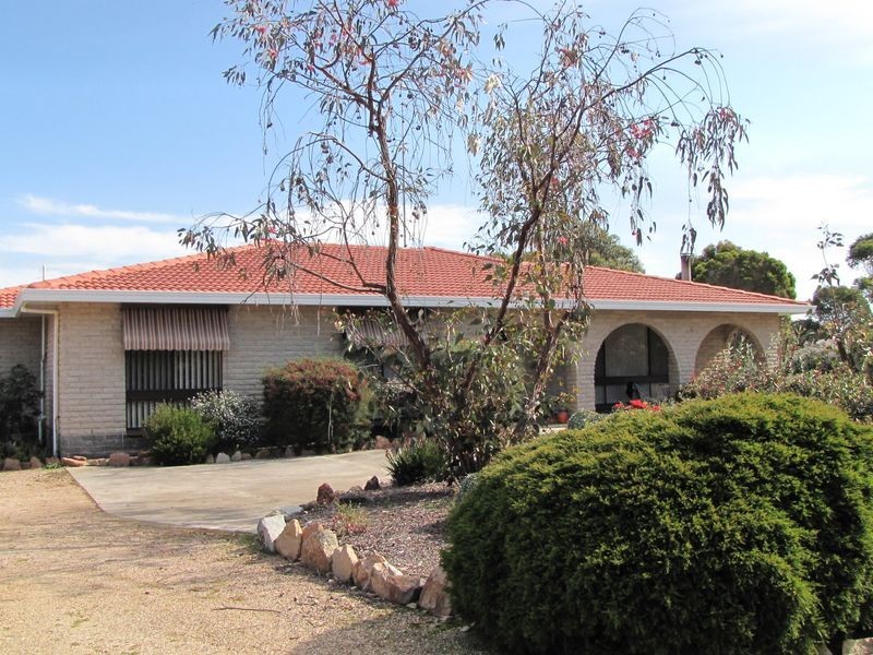 240 Lake Victoria Road, Eagle Point VIC 3878
