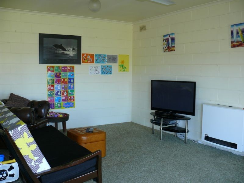 1/28 McMillan Grove, Paynesville VIC 3880