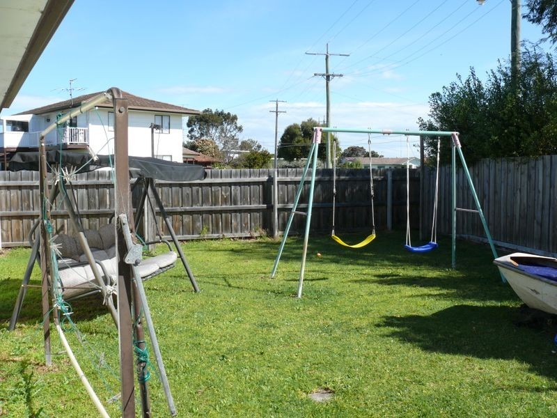 1/28 McMillan Grove, Paynesville VIC 3880