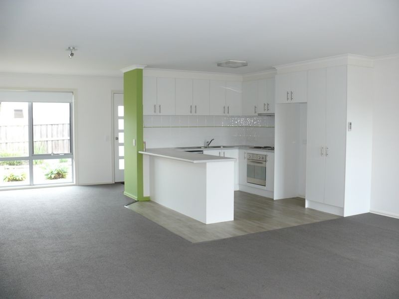 2/119 Langford Parade, Paynesville VIC 3880
