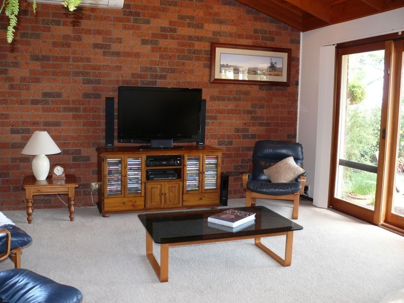 8 Fullarton Drive, Paynesville VIC 3880