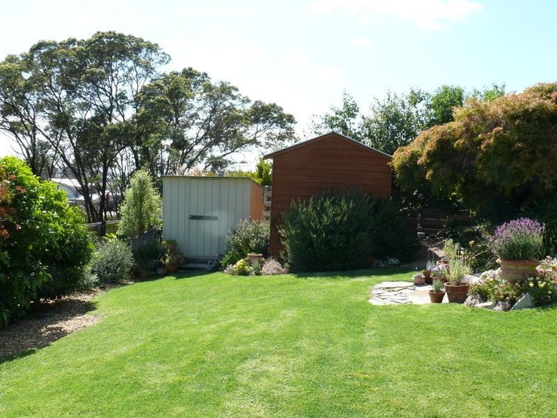 8 Fullarton Drive, Paynesville VIC 3880