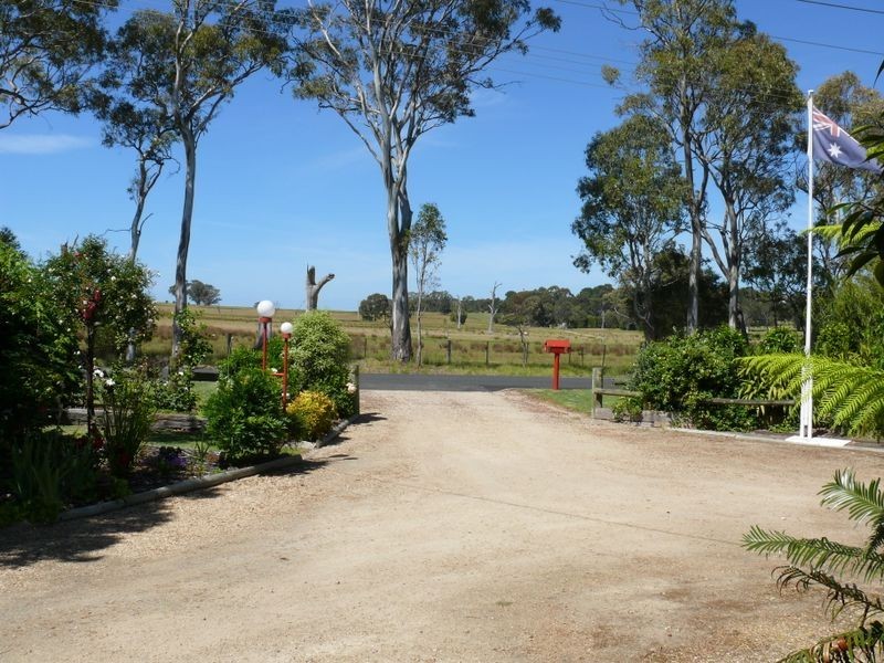 147 Bay Road, Eagle Point VIC 3878