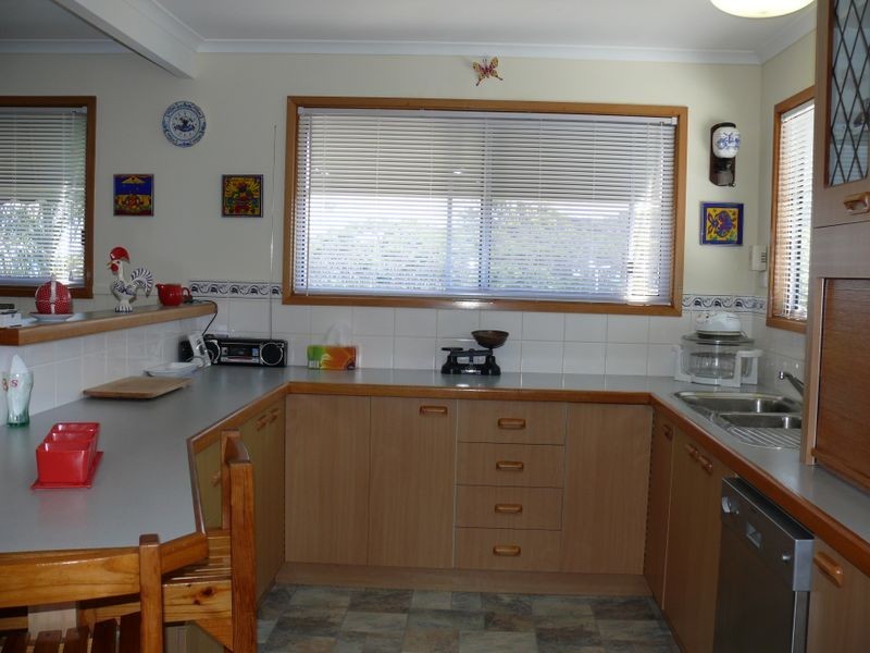 147 Bay Road, Eagle Point VIC 3878