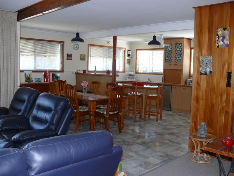 147 Bay Road, Eagle Point VIC 3878