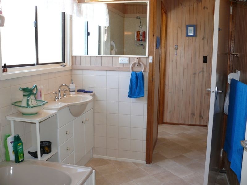 147 Bay Road, Eagle Point VIC 3878