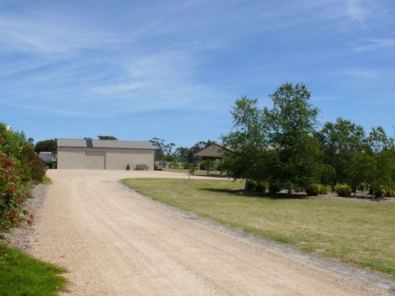 27 Kyra Court, Newlands Arm VIC 3875