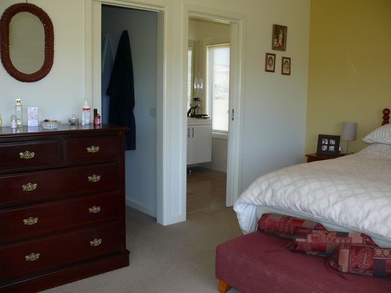 27 Kyra Court, Newlands Arm VIC 3875