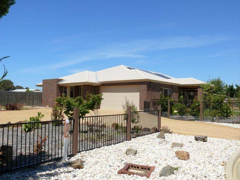 3 Chart Court, Newlands Arm VIC 3875