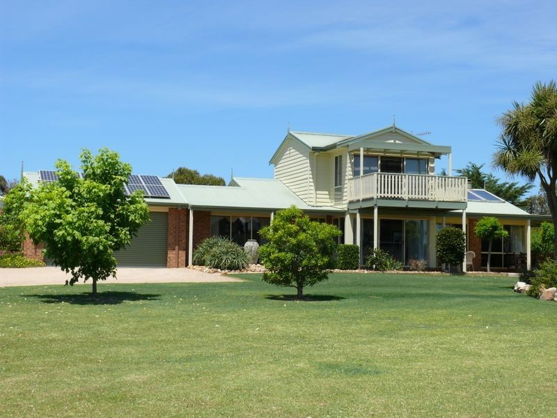 5 Simpsons Drive, Newlands Arm VIC 3875