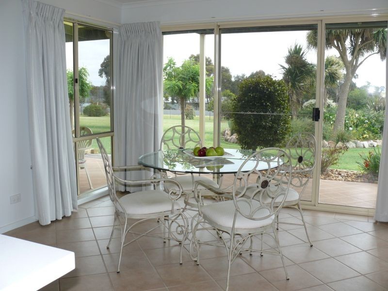 5 Simpsons Drive, Newlands Arm VIC 3875