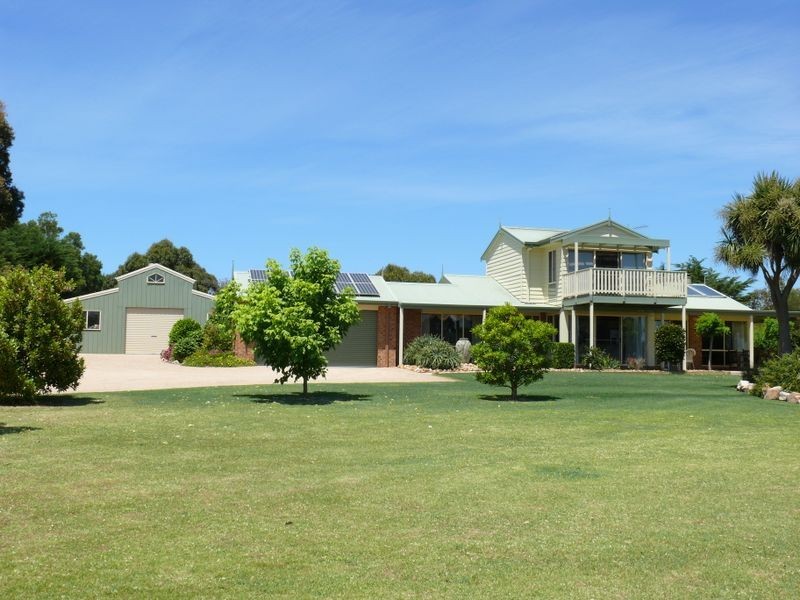 5 Simpsons Drive, Newlands Arm VIC 3875