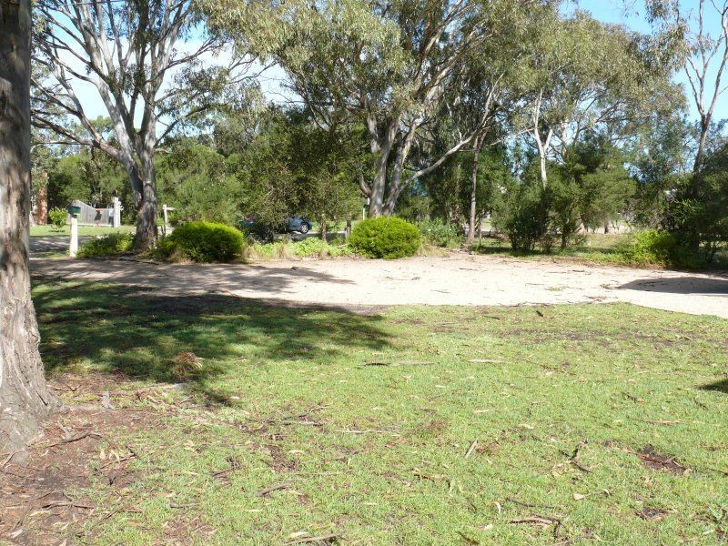 32 Fourth Avenue, Raymond Island VIC 3880