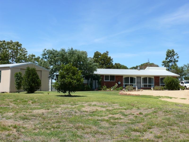 18 Crown Ridge Avenue, Newlands Arm VIC 3875