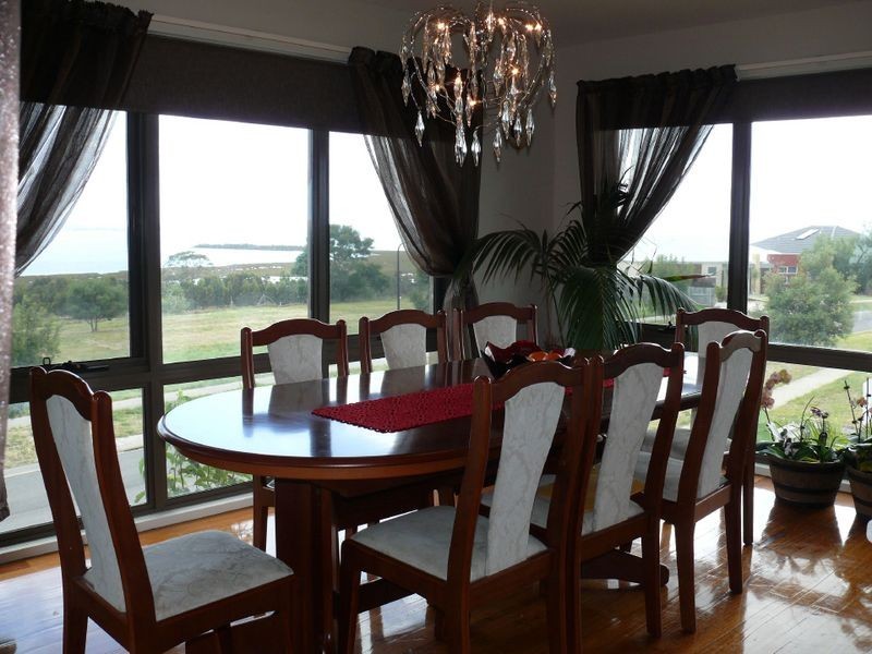 33 Eagle Bay Terrace, Eagle Point VIC 3878