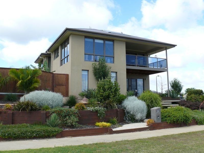 33 Eagle Bay Terrace, Eagle Point VIC 3878
