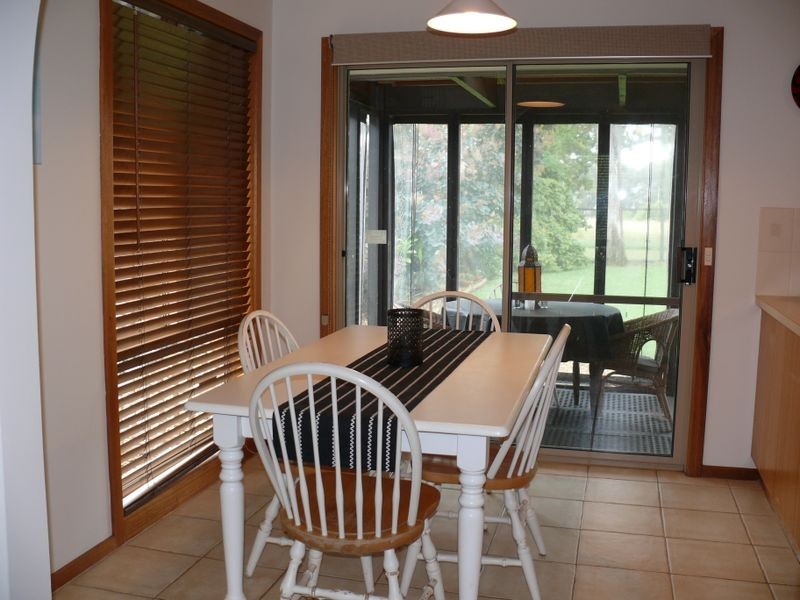 17 Woodland Court, Paynesville VIC 3880