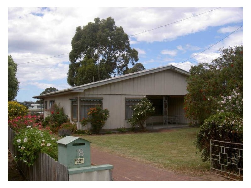 18 Wellington Street, Paynesville VIC 3880