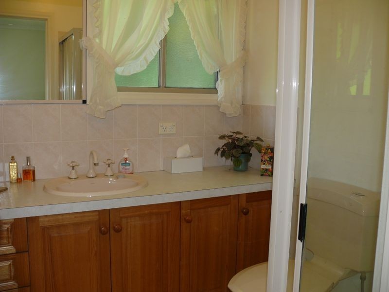 29 Third Parade, Raymond Island VIC 3880