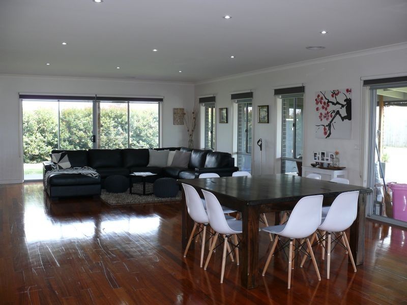 15 Riviera Close, Paynesville VIC 3880