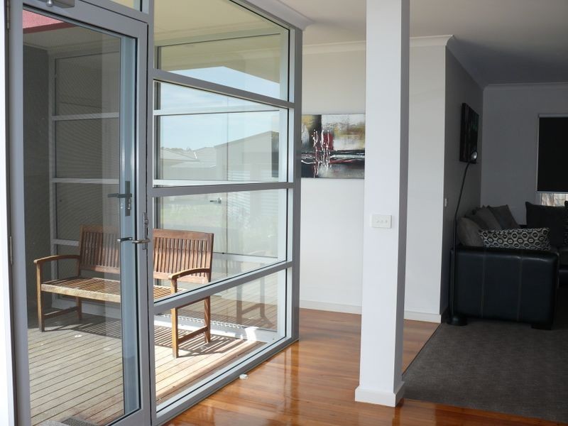 15 Riviera Close, Paynesville VIC 3880