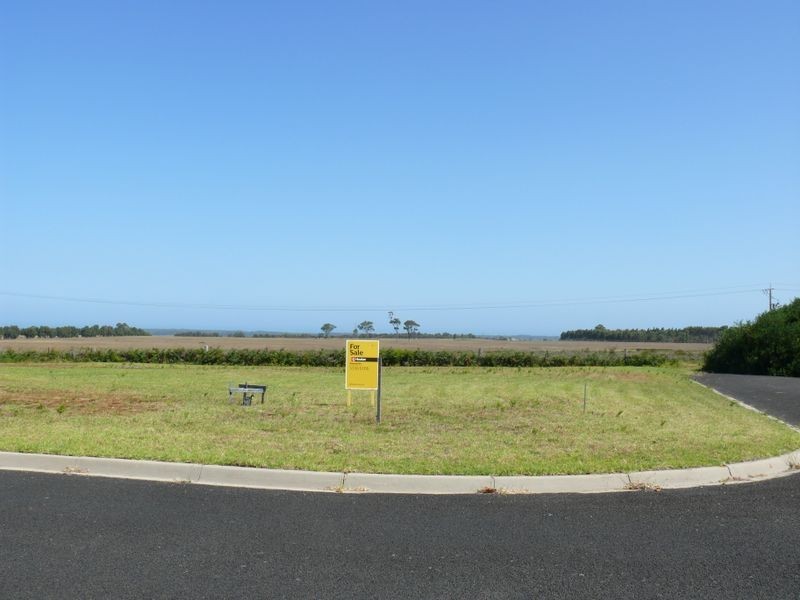 12 Crown Ridge Avenue, Newlands Arm VIC 3875