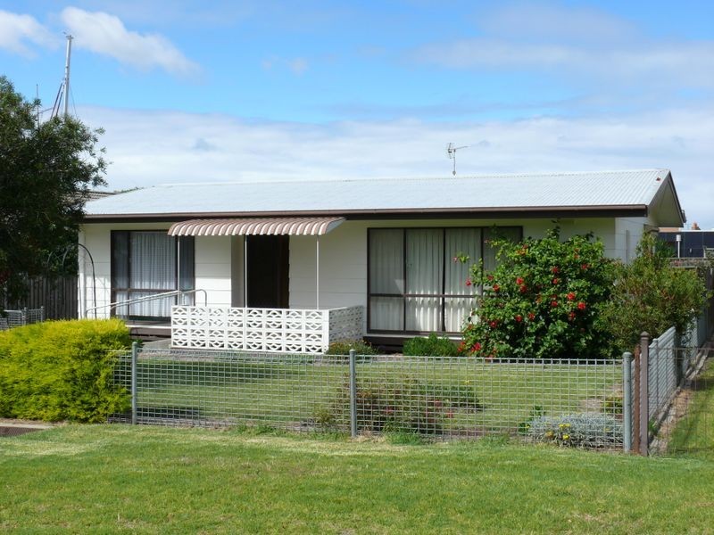 34 Canal Road, Paynesville VIC 3880