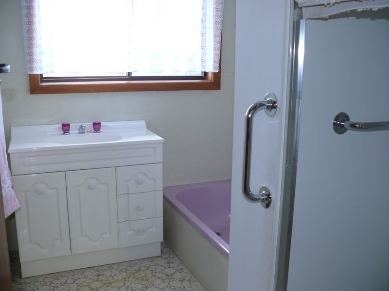 34 Canal Road, Paynesville VIC 3880