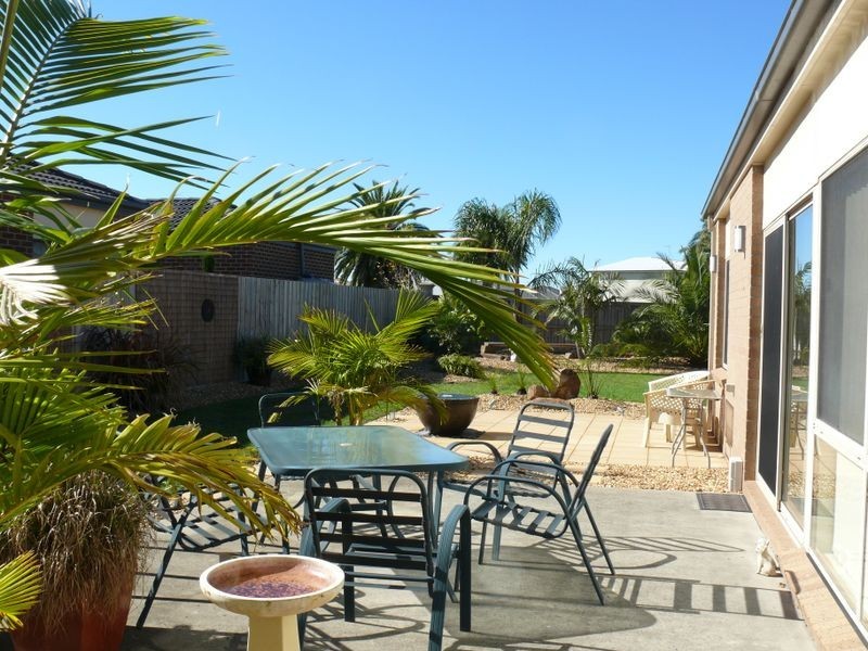 20 Sunset Boulevard, Eagle Point VIC 3878