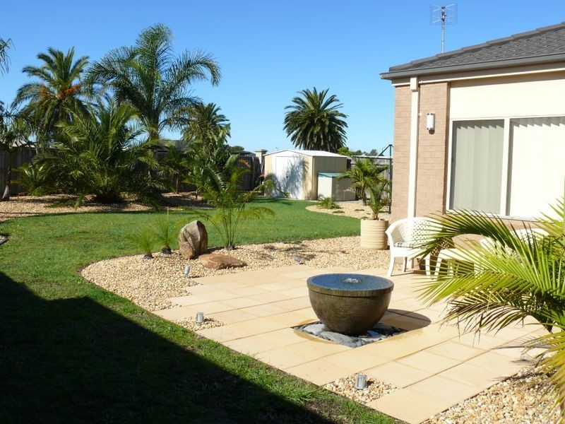 20 Sunset Boulevard, Eagle Point VIC 3878