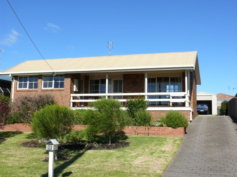 13 Fullarton Drive, Paynesville VIC 3880