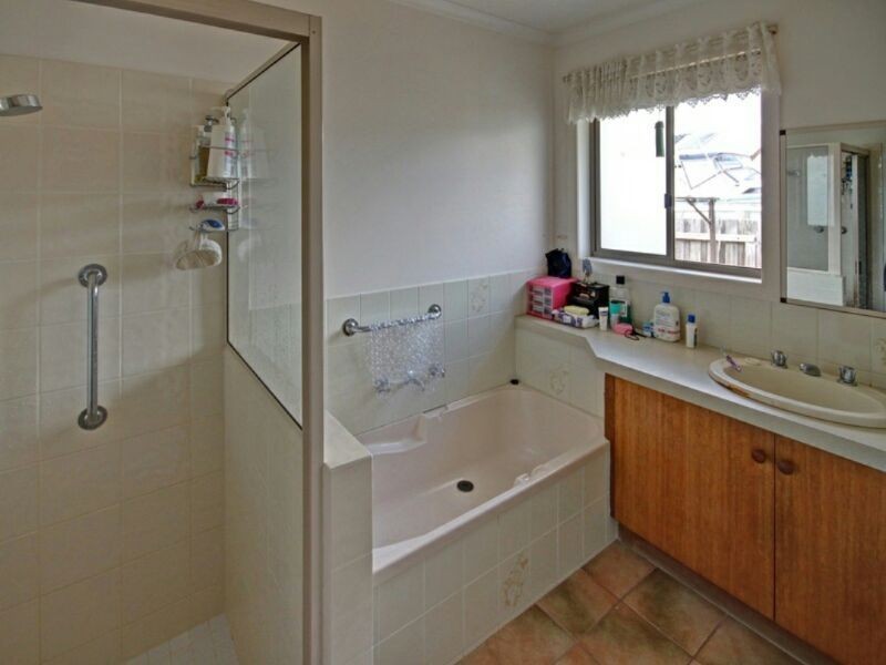 2/14 Wellington Street, Paynesville VIC 3880