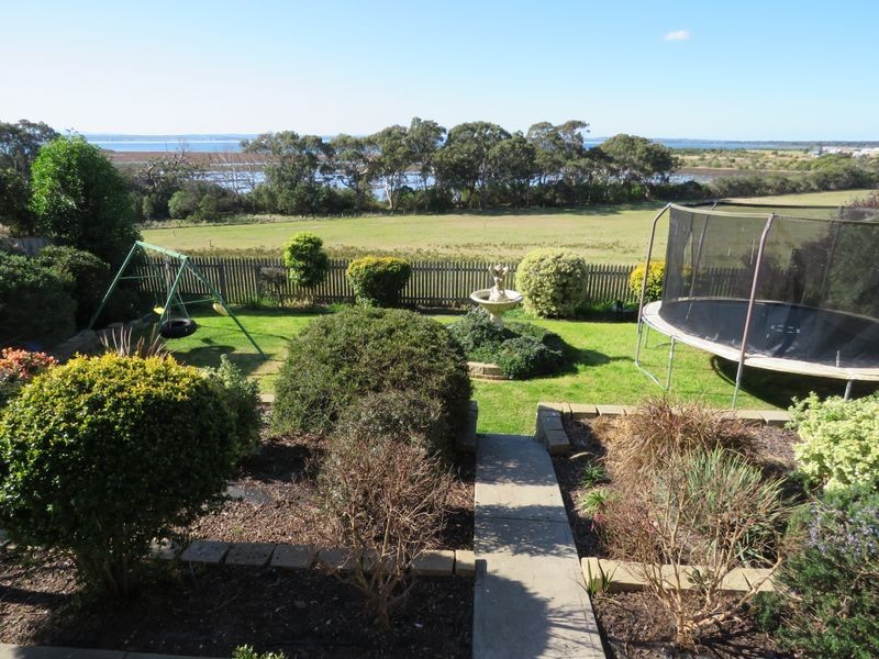 48 Fullarton Drive, Paynesville VIC 3880