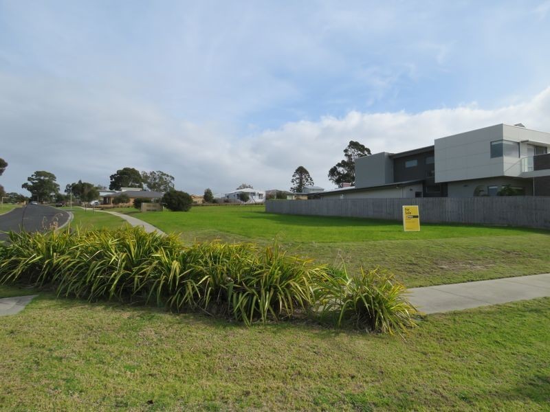 1 Heath’s View, Paynesville VIC 3880