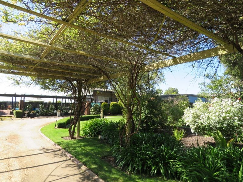 17 Seagreen Close, Eagle Point VIC 3878
