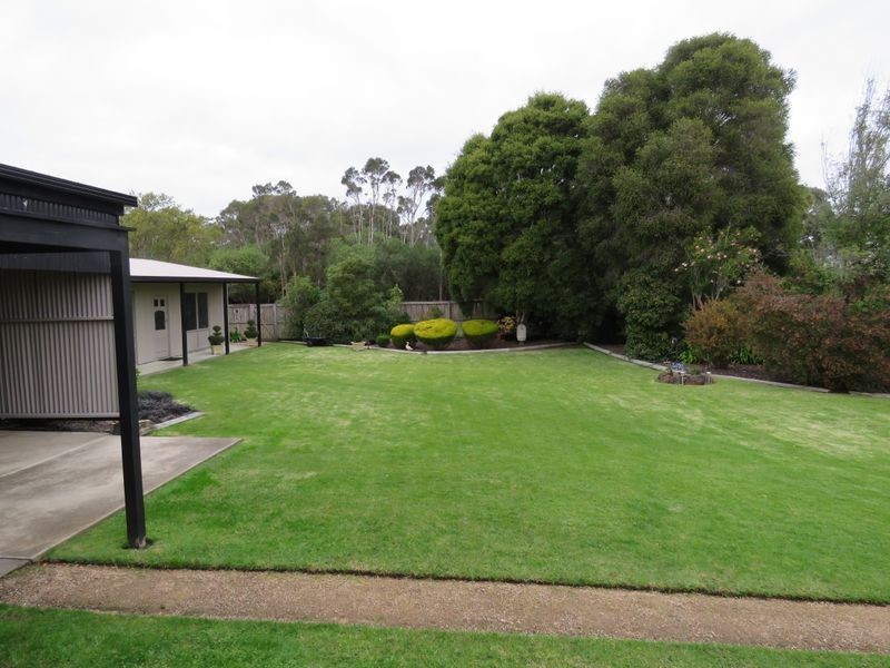 17 Seagreen Close, Eagle Point VIC 3878