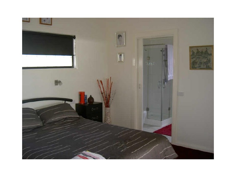 25 Mallard Close, Newlands Arm VIC 3875