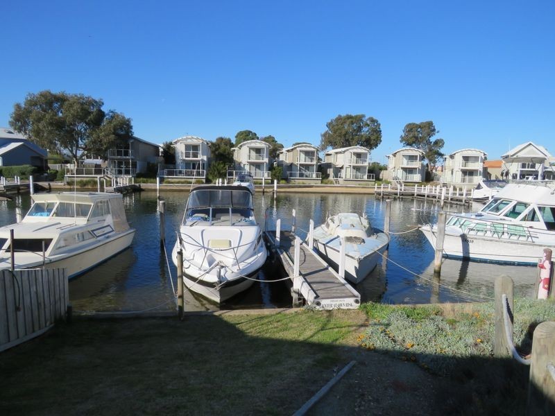 18 Waterloo Court, Paynesville VIC 3880