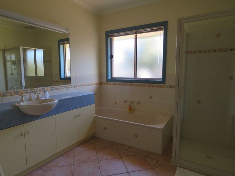 18 Waterloo Court, Paynesville VIC 3880