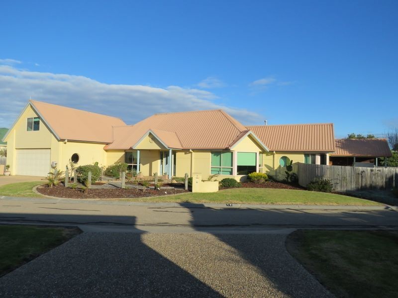 18 Waterloo Court, Paynesville VIC 3880