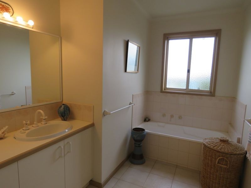 13 Schooner Terrace, Paynesville VIC 3880