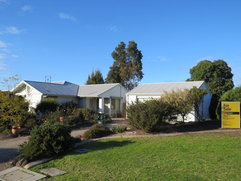 13 Schooner Terrace, Paynesville VIC 3880