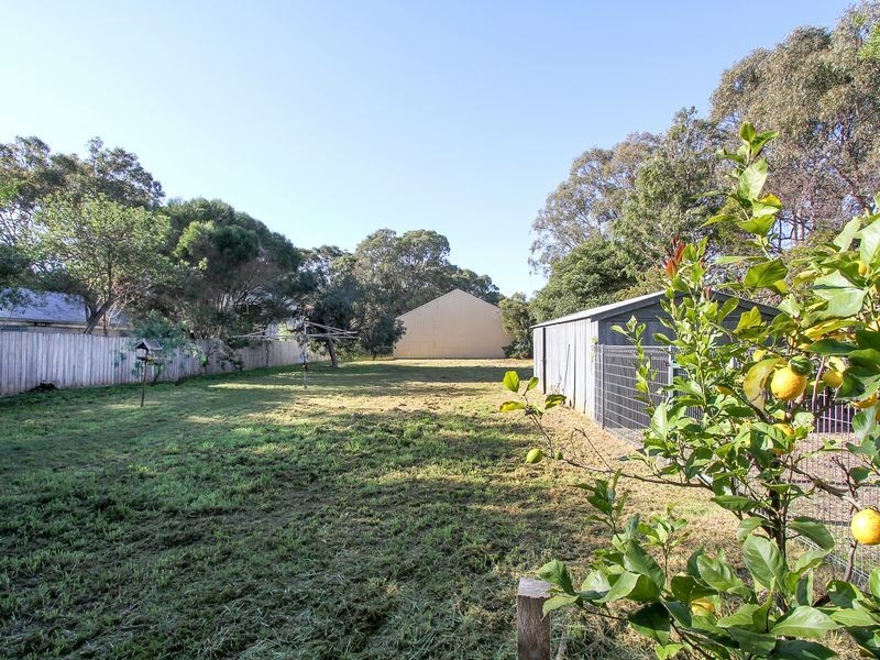 53 Fourth Avenue, Raymond Island VIC 3880