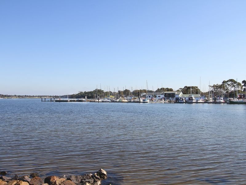 53 Fourth Avenue, Raymond Island VIC 3880