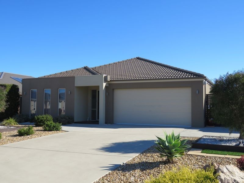17 The Grange, Paynesville VIC 3880