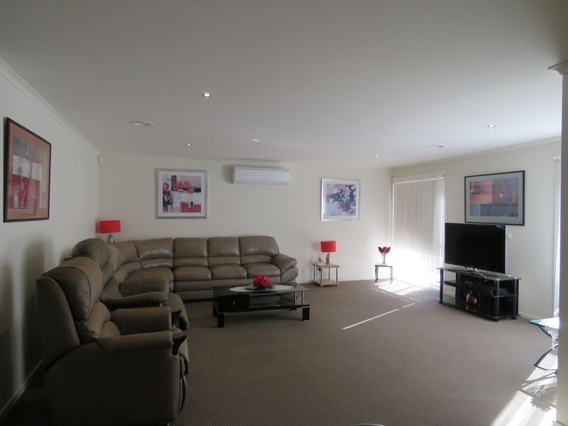 17 The Grange, Paynesville VIC 3880