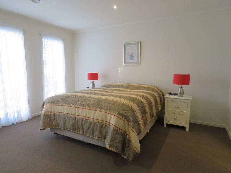 17 The Grange, Paynesville VIC 3880