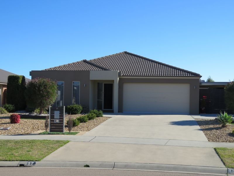 17 The Grange, Paynesville VIC 3880