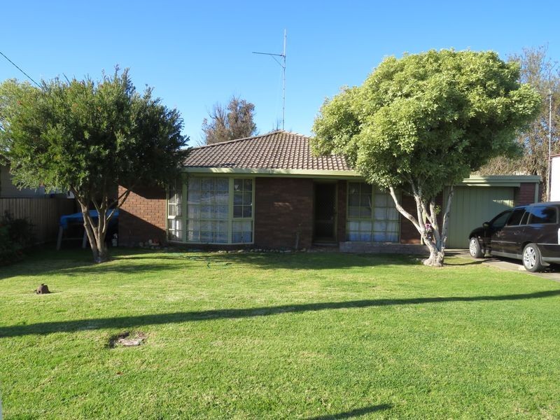 33 McMillan Grove, Paynesville VIC 3880